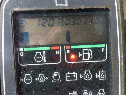 Komatsu    120-6Eรถสวย3011ชั่วโมงรถปี2010