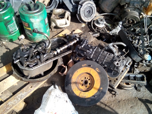 ขาย6ล้อNKR  100   แรงม้า  รถเครื่องพัง/เล่มพร้อมโอน