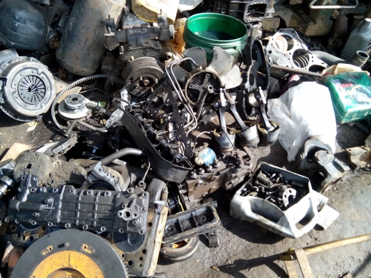 ขาย6ล้อNKR  100   แรงม้า  รถเครื่องพัง/เล่มพร้อมโอน