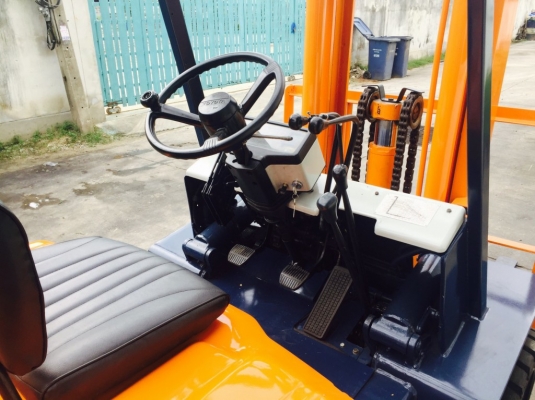 ขายรถ toyota รุ่น 5 ดีเซล ขนาด 3.5 ตัน เกียร์ ธรรมดา