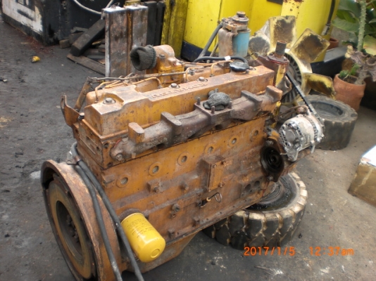 ขายเครื่องยนต์ komatsu 6d95