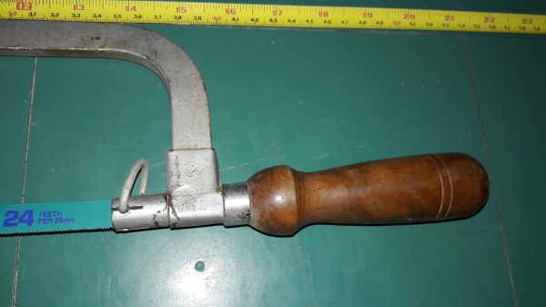 ขายเลื่อยเหล็กงานเก่าเยอรมันด้ามไม้รุ่นเก่าสวยมาจากตู้สินค้าเยอรมัน