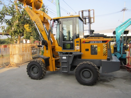 ขายรถตักล้อยาง เอวอ่อน LEICESTER