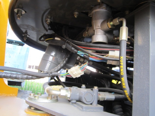 ขายรถตักล้อยาง เอวอ่อน LEICESTER