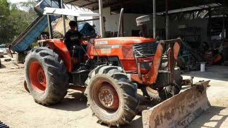 KUBOTA M9000 KUBOTA M9000