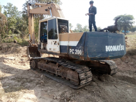 ขายKOMATSU PC200-5 บอดี้ ช่วงล่าง เครื่อง ปั้ม สภาพดี พร้อมใช้งาน เอกสารซื้อขาย ถ่ายภาพตอนรถทำงาน อยู่ศรีสะเกต 445,000บ. สนใจ 0835601591 หรือ 0903494058
