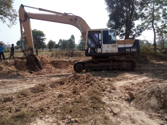 ขายKOMATSU PC200-5 บอดี้ ช่วงล่าง เครื่อง ปั้ม สภาพดี พร้อมใช้งาน เอกสารซื้อขาย ถ่ายภาพตอนรถทำงาน อยู่ศรีสะเกต 445,000บ. สนใจ 0835601591 หรือ 0903494058