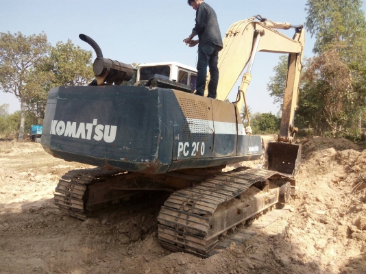 ขายKOMATSU PC200-5 บอดี้ ช่วงล่าง เครื่อง ปั้ม สภาพดี พร้อมใช้งาน เอกสารซื้อขาย ถ่ายภาพตอนรถทำงาน อยู่ศรีสะเกต 445,000บ. สนใจ 0835601591 หรือ 0903494058