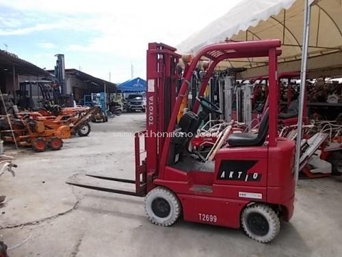 ราคา 63,000 บาท!! รถยกไฟฟ้า TOYOTA รุ่น 3FB9  รหัสสินค้า 80803016 ติดต่อ 081-8283376  www.nihonmono.com