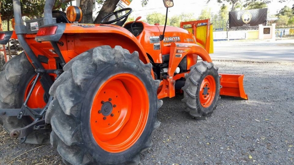 ขายรถไถ L3608 ปี55 ใช้งาน1500ชั่วโมง อุปกรณ์ครบ ดันหน้า ผานหลัง โรตารี่ เอกสารพร้อมโอน ราคา320,000 สนใจโทร 090-8588220คุณนะ 093-3258446คุณบิว หรือเข้าดูสินค้าอื่นๆได้ที่ www.narong2truck.com หรือ www.truck.in.th/498 หรือเพจFacebook ณรงค์ ซื้อขายรถมือสอง ( ขายรถไถ L3608 ปี55 ใช้งาน1500ชั่วโมง อุปกรณ์ครบ ดันหน้า ผานหลัง โรตารี่ เอกสารพร้อมโอน ราคา320,000 สนใจโทร 090-8588220คุณนะ 093-3258446คุณบิว หรือเข้าดูสินค้าอื่นๆได้ที่ www.narong2truck.com หรือ www.truck.in.th/498 หรือเพจFacebook ณรงค์ ซื้อขายรถมือสอง (