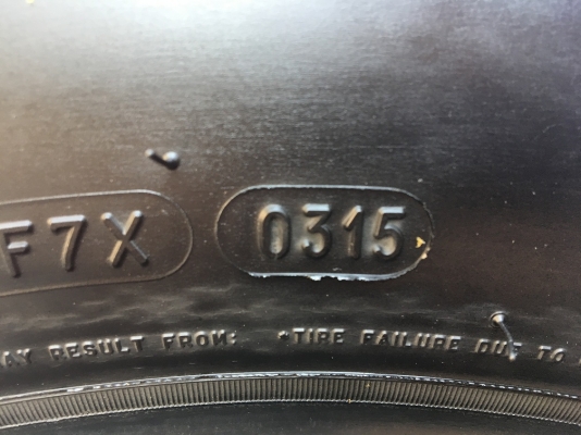 ขายยาง 265/65/17 มิชลิน ปี15 สภาพดีสี่เส้นราคาถูก