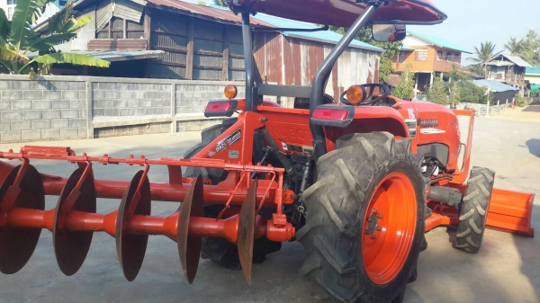 ขายรถไถ kubota L4708 ปี55 พร้อมใช้ เอกสารพร้อมโอน