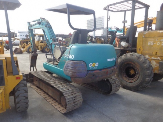 ขายรถขุดKomatsu pc 40-7 มีลายหัวเจาะ เก่านอกแท้ 470,000 บาท สนใจต่อรองราคาได้