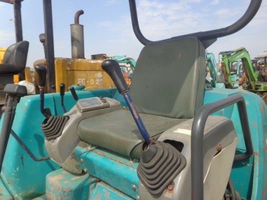 ขายรถขุดKomatsu pc 40-7 มีลายหัวเจาะ เก่านอกแท้ 470,000 บาท สนใจต่อรองราคาได้