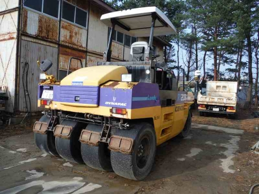 HITACHI / DYNAPAC : RT205 ปี1999 เกียร์ออโต้ ถึงไทยเร็วๆนี้ครับ