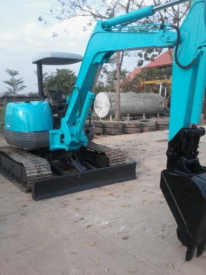ขายด่วน รถขุดเล็ก  ยีห้อ KOBELCO 40SR คอนโทรลน้ำมัน ปั้มนิ้ว เครื่องยนต์ 3TNE88 3สูบ เก่าจากนอก เช็ดสภาพแล้วพร้อมทำงาน  ขายราคา460,000 บาท