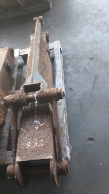 ตัวต่อปลายอาร์ม  ใช้สำหรับรถขุดขนาด60  รูสลัก50มิล ตัวยาวต่อได้ 1เมตร  ตัวสั้นต่อได้80 cm ของเก่าจากนอก ยังไม่เคยใช้งานในไทย ขายราคาถูก 20,000 บาท