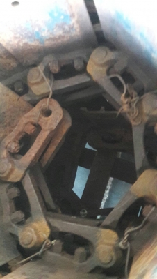 โซ่เหล็กใช้สำหรับ รถขุด4-5ตัน เช่น KOMATSU,YANMAR,KOBELCO ของเก่าจากนอก แข็งแรงทน มี40ข้อ ขายราคา50,000 บาท