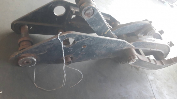 ตัวคีบของรถขุด ขนาด120 รูสลัก65 มิลขายด่วนและถูก 35,000 บาท ตัวคีบของรถขุด ขนาด120 รูสลัก65 มิลขายด่วนและถูก 35,000 บาท