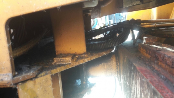 ขายด่วน****รถบด หน้าเหล็ก หลังยาง ขับเคลื่อน2เพลา ยี่ห้อBOMRG รุ่น AC123 เครื่องยนต์ MITSUBISHI K4F เก่าจากนอกขายราคา 320,000 บาท ติดต่อ 089-2619445 ขายด่วน****รถบด หน้าเหล็ก หลังยาง ขับเคลื่อน2เพลา ยี่ห้อBOMRG รุ่น AC123 เครื่องยนต์ MITSUBISHI K4F เก่าจากนอกขายราคา 320,000 บาท ติดต่อ 089-2619445