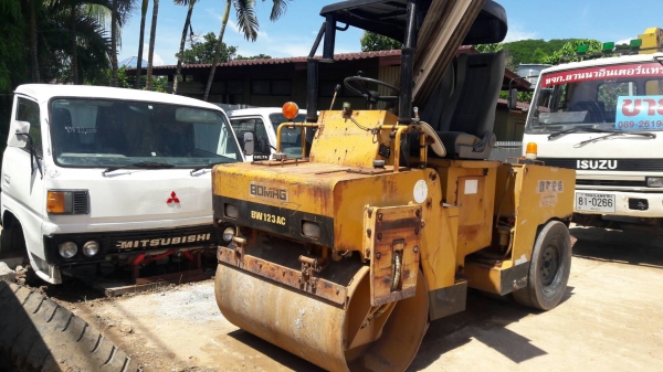ขายด่วน****รถบด หน้าเหล็ก หลังยาง ขับเคลื่อน2เพลา ยี่ห้อBOMRG รุ่น AC123 เครื่องยนต์ MITSUBISHI K4F เก่าจากนอกขายราคา 320,000 บาท ติดต่อ 089-2619445 ขายด่วน****รถบด หน้าเหล็ก หลังยาง ขับเคลื่อน2เพลา ยี่ห้อBOMRG รุ่น AC123 เครื่องยนต์ MITSUBISHI K4F เก่าจากนอกขายราคา 320,000 บาท ติดต่อ 089-2619445