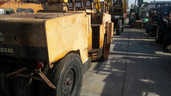 ขายด่วน****รถบด หน้าเหล็ก หลังยาง ขับเคลื่อน2เพลา ยี่ห้อBOMRG รุ่น AC123 เครื่องยนต์ MITSUBISHI K4F เก่าจากนอกขายราคา 320,000 บาท ติดต่อ 089-2619445 ขายด่วน****รถบด หน้าเหล็ก หลังยาง ขับเคลื่อน2เพลา ยี่ห้อBOMRG รุ่น AC123 เครื่องยนต์ MITSUBISHI K4F เก่าจากนอกขายราคา 320,000 บาท ติดต่อ 089-2619445