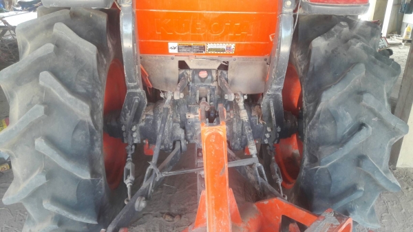 ขายดาวน์ รถไถ L 4708  SP  อุปกร 3 ชิ้น ปี 57  1400 ซ.ม 170000 เหลือ 4 ปีละ  135000  บาท   ดูรถที วันทูคอล 098 6683-479 dtac 094 283-9369 สิทธิ์ คับ