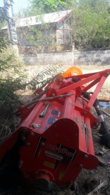 ขายดาวน์ รถไถ L 4708  SP  อุปกร 3 ชิ้น ปี 57  1400 ซ.ม 170000 เหลือ 4 ปีละ  135000  บาท   ดูรถที วันทูคอล 098 6683-479 dtac 094 283-9369 สิทธิ์ คับ