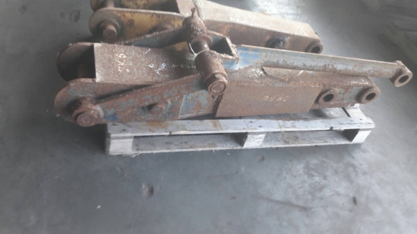 ตัวต่อปลายอาร์ม ใช้สำหรับรถขุดขนาด60 รูสลัก50มิล ตัวยาวต่อได้ 1เมตร ตัวสั้นต่อได้80 cm ของเก่าจากนอก ยังไม่เคยใช้งานในไทย ขายราคาถูก 20,000 บาท ตัวต่อปลายอาร์ม ใช้สำหรับรถขุดขนาด60 รูสลัก50มิล ตัวยาวต่อได้ 1เมตร ตัวสั้นต่อได้80 cm ของเก่าจากนอก ยังไม่เคยใช้งานในไทย ขายราคาถูก 20,000 บาท