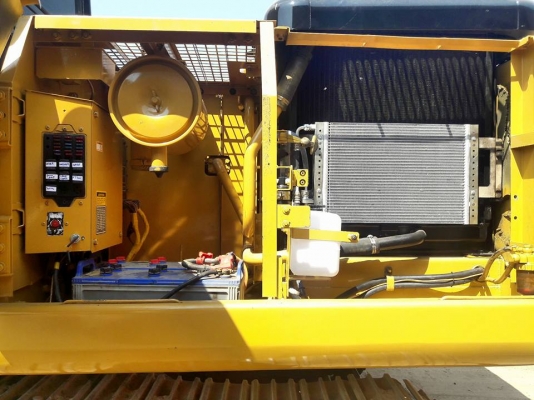 ขายรถแบคโฮ CAT 320 V2 สภาพดี พร้อมใช้งาน รุ่นนี้ใช้งานไม่ค่อยมีปัญหาจุกจิก