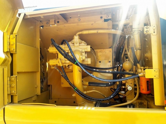 ขายรถแบคโฮ CAT 320 V2 สภาพดี พร้อมใช้งาน รุ่นนี้ใช้งานไม่ค่อยมีปัญหาจุกจิก