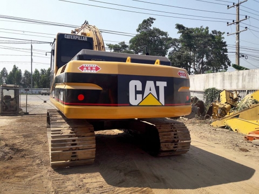 ขายรถแบคโฮ CAT 320 V2 สภาพดี พร้อมใช้งาน รุ่นนี้ใช้งานไม่ค่อยมีปัญหาจุกจิก