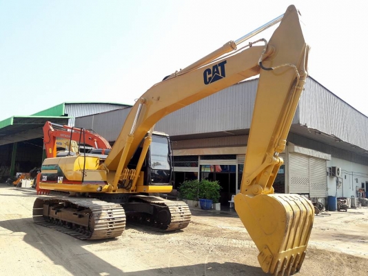 ขายรถแบคโฮ CAT 320 V2 สภาพดี พร้อมใช้งาน รุ่นนี้ใช้งานไม่ค่อยมีปัญหาจุกจิก