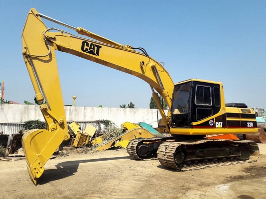 ขายรถแบคโฮ CAT 320 V2 สภาพดี พร้อมใช้งาน รุ่นนี้ใช้งานไม่ค่อยมีปัญหาจุกจิก