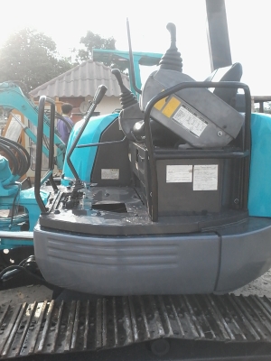 ขายด่วน รถขุดเล็ก  ยีห้อ KOBELCO 40SR คอนโทรลน้ำมัน ปั้มนิ้ว เครื่องยนต์ 3TNE88 3สูบ เก่าจากนอก เช็ดสภาพแล้วพร้อมทำงาน  ขายราคา460,000 บาท