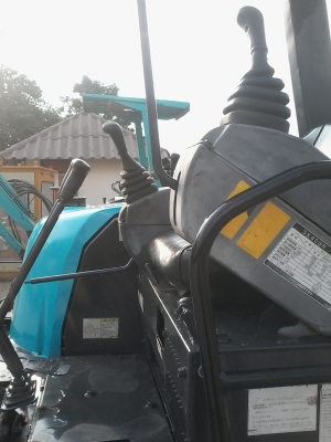 ขายด่วน รถขุดเล็ก  ยีห้อ KOBELCO 40SR คอนโทรลน้ำมัน ปั้มนิ้ว เครื่องยนต์ 3TNE88 3สูบ เก่าจากนอก เช็ดสภาพแล้วพร้อมทำงาน  ขายราคา460,000 บาท