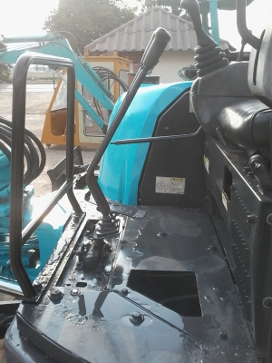 ขายด่วน รถขุดเล็ก  ยีห้อ KOBELCO 40SR คอนโทรลน้ำมัน ปั้มนิ้ว เครื่องยนต์ 3TNE88 3สูบ เก่าจากนอก เช็ดสภาพแล้วพร้อมทำงาน  ขายราคา460,000 บาท
