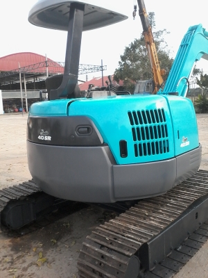 ขายด่วน รถขุดเล็ก  ยีห้อ KOBELCO 40SR คอนโทรลน้ำมัน ปั้มนิ้ว เครื่องยนต์ 3TNE88 3สูบ เก่าจากนอก เช็ดสภาพแล้วพร้อมทำงาน  ขายราคา460,000 บาท