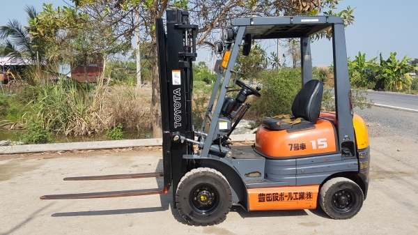 ขายด่วนรถยกTOYOTA 6FG15ยก1.5ตันเสาสูง3เมตรเคื่องโตต้า4สูบ5Kเบนซินติดแก็สได้ยางตัน4เส้นรถนอกเพิ่งนำเข้ามายังไม่เคยใช้งานในเมืองไทยเลย