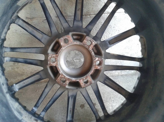 ขอบ20นิ้ว6รู ชุดนี้ ราคา 8300 บาท