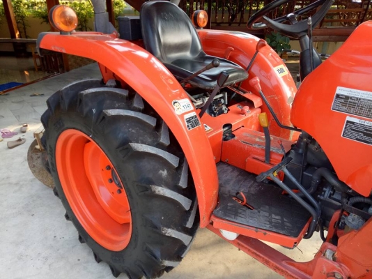 คูโบต้า L3008DT 4 WD ใบมีดช้าง  เล่มทะเบียนพร้อม