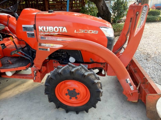 คูโบต้า L3008DT 4 WD ใบมีดช้าง  เล่มทะเบียนพร้อม