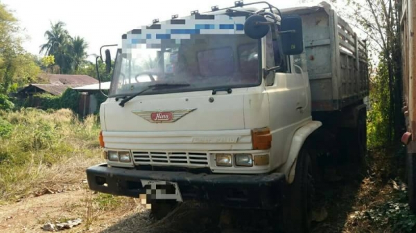 ขาย 485,000 HINO F18.วางเครื่อง HO7D.195แรงสโลยก.ดั้ม หัวบาง ยางดีคัด ซีสวย รถอยู่.หนองคาย 090-772-3
