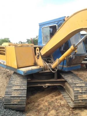 ขาย 285,000 KOMATSU PC 60-2 ร เครื่องดี ปั้มแรง เอวแน่น. รถสวยพร้อมใช้งาน  รถอยู่ จ.สุรินทร์  090-772-3710 090-772-3708