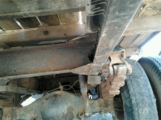 ISUZU TL เครื่อง 115 HP 4BD1 กระบะเหล็กคาร์โก้ยาว 4.30 เมตร เครื่องแรงดีไม่เยิ้ม หัวเก๋งสภาพดีไม่มีผุภายในอยู่ครบ ช่วงล่างคัชซีไม่ผุไม่ดาม ยางสภาพดี 60\% พร้อมใช้งาน เอกสารเล่มทะเบียนครบพร้อมโอน ราคาต่อรองได้ครับ