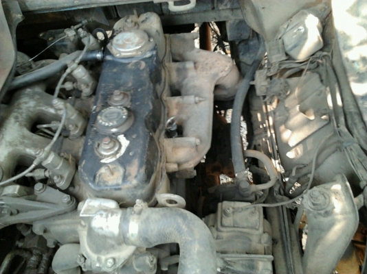 ISUZU TL เครื่อง 115 HP 4BD1 กระบะเหล็กคาร์โก้ยาว 4.30 เมตร เครื่องแรงดีไม่เยิ้ม หัวเก๋งสภาพดีไม่มีผุภายในอยู่ครบ ช่วงล่างคัชซีไม่ผุไม่ดาม ยางสภาพดี 60\% พร้อมใช้งาน เอกสารเล่มทะเบียนครบพร้อมโอน ราคาต่อรองได้ครับ