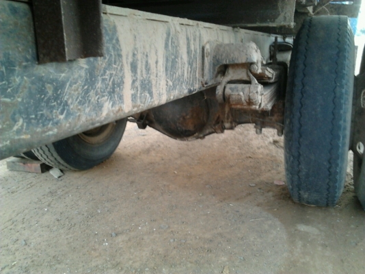 ISUZU TL เครื่อง 115 HP 4BD1 กระบะเหล็กคาร์โก้ยาว 4.30 เมตร เครื่องแรงดีไม่เยิ้ม หัวเก๋งสภาพดีไม่มีผุภายในอยู่ครบ ช่วงล่างคัชซีไม่ผุไม่ดาม ยางสภาพดี 60\% พร้อมใช้งาน เอกสารเล่มทะเบียนครบพร้อมโอน ราคาต่อรองได้ครับ