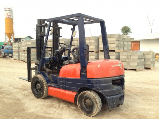ขาย ! รถฟอร์คลิฟต์ TOYOTA รุ่น 6 2.5 ตัน เครื่องดีเซล 2 Z