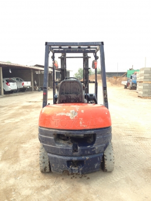 ขาย ! รถฟอร์คลิฟต์ TOYOTA รุ่น 6 2.5 ตัน เครื่องดีเซล 2 Z