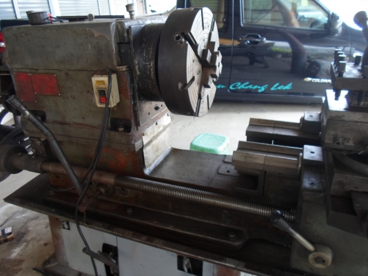 เครื่องกลึง 6 ฟุต คอลึก 15 นิ้ว  สำหรับงานหนัก 62,000  ด่วน  !!!!!!!!